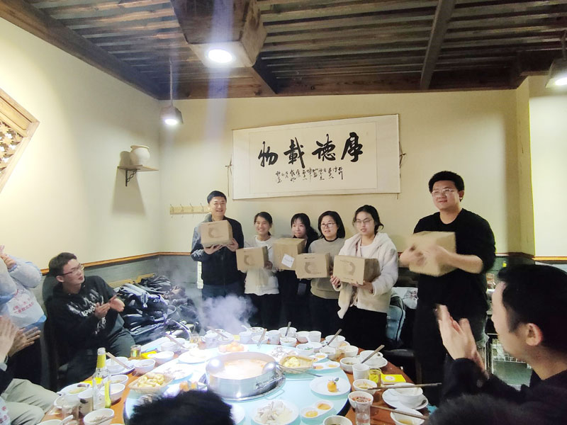 2022������o��