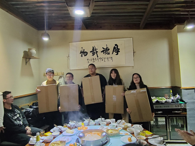 2022������o��