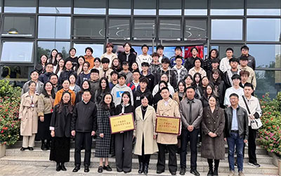 ˼�S���h ��Ԓδ��|����I(y��)��Ӣ�c�̿ƌW(xu��)���挦�桱ɳ����M��Ļ